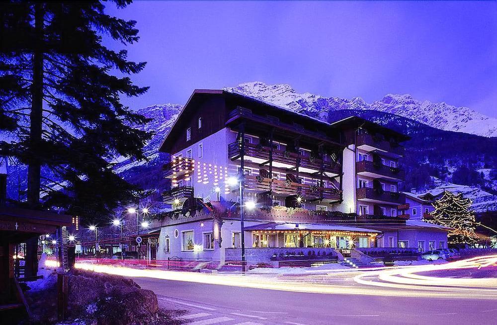 Hotel Dei Pini 4*